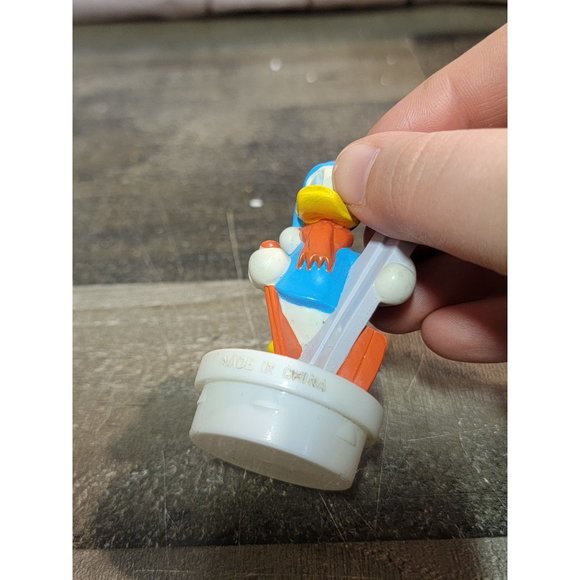 Donald Duck Nestle skiing snow Xmas toy figure - Picture 2 of 6